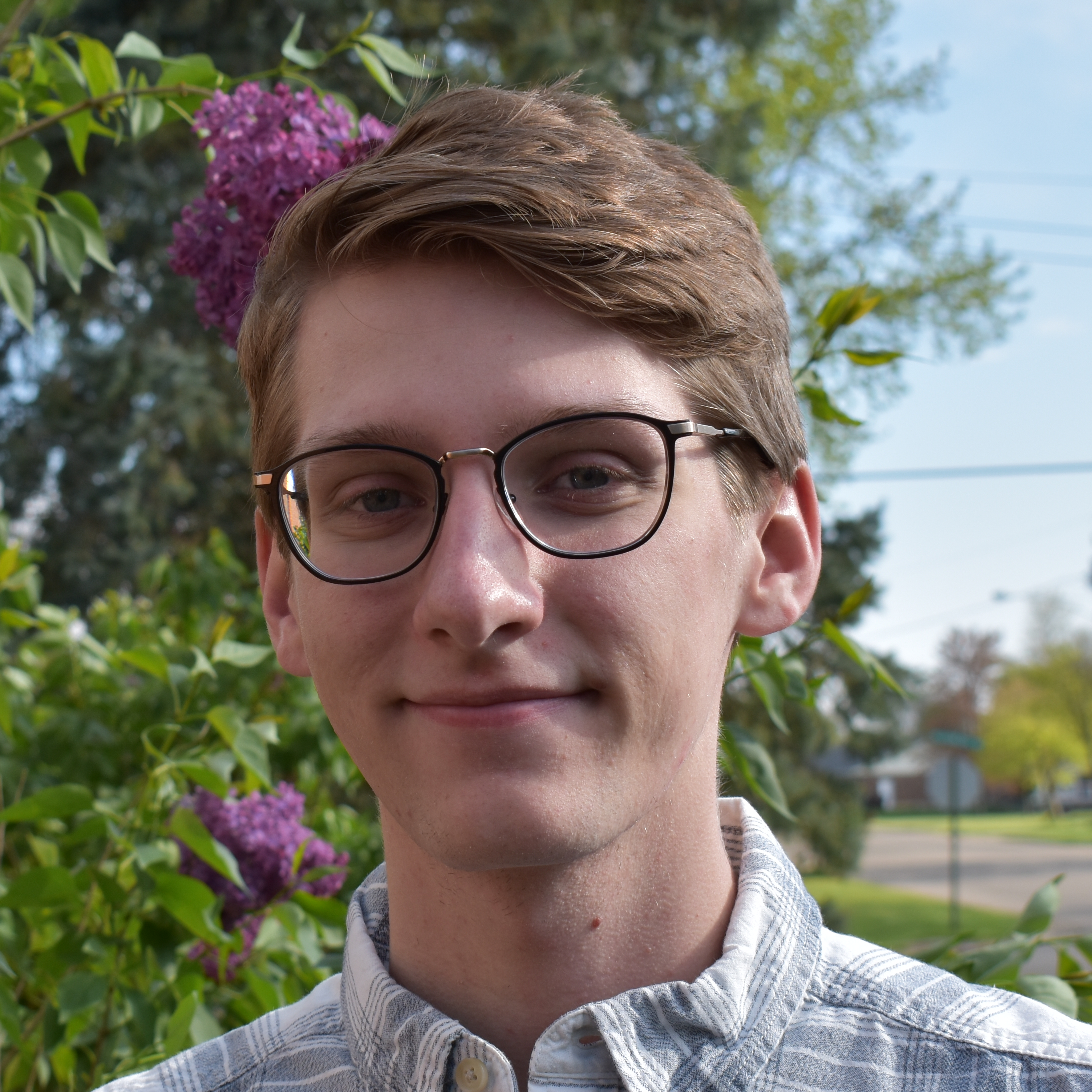 Headshotwithbackground Square